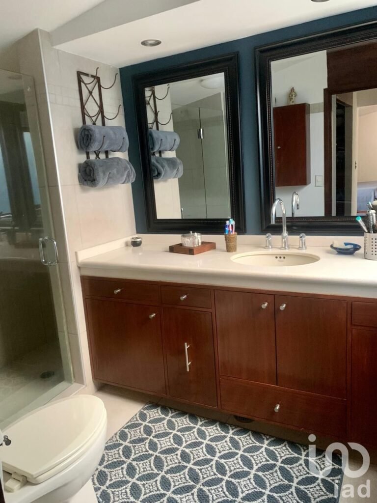 CASA EN VENTA CALLE LA JOYA COL. VALLE ESCONDIDO