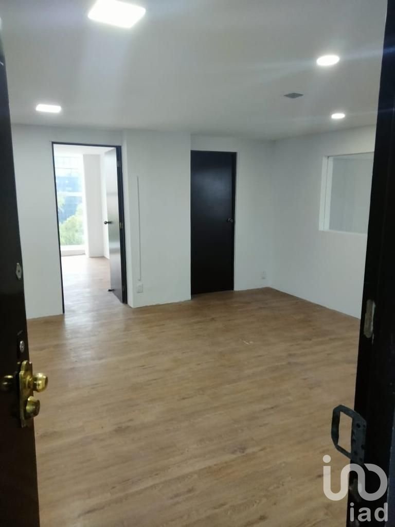 SE RENTA OFICINA A MEDIA CUADRA DE AVENIDA INSURGENTES (METROBUS NUEVO LEON)