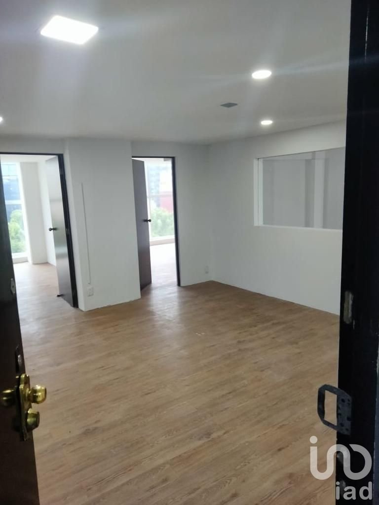 SE RENTA OFICINA A MEDIA CUADRA DE AVENIDA INSURGENTES (METROBUS NUEVO LEON)