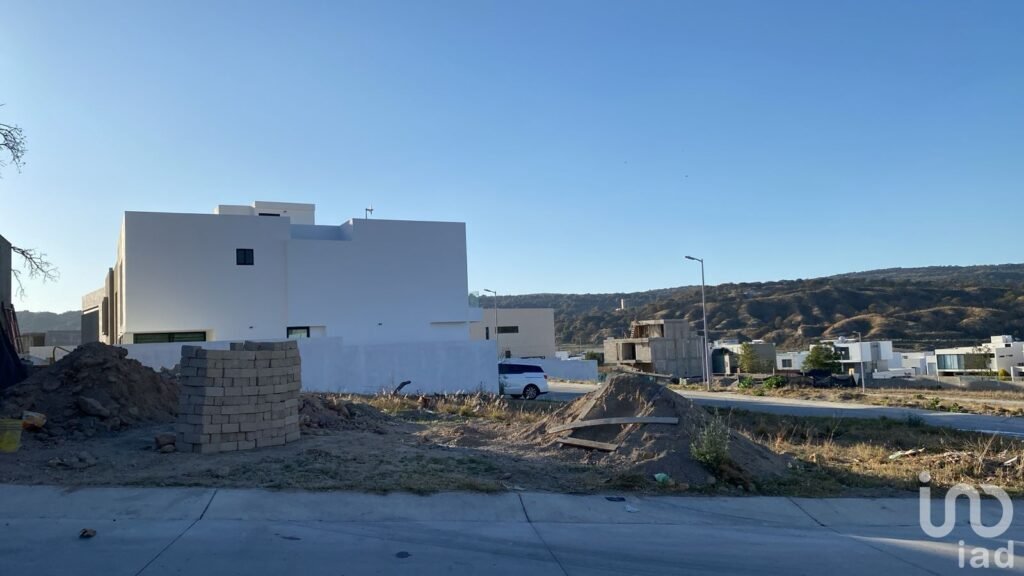 Terreno en venta en Fracc. Los Robles - 2333919 terreno en venta terreno en venta en fracc los robles 290208
