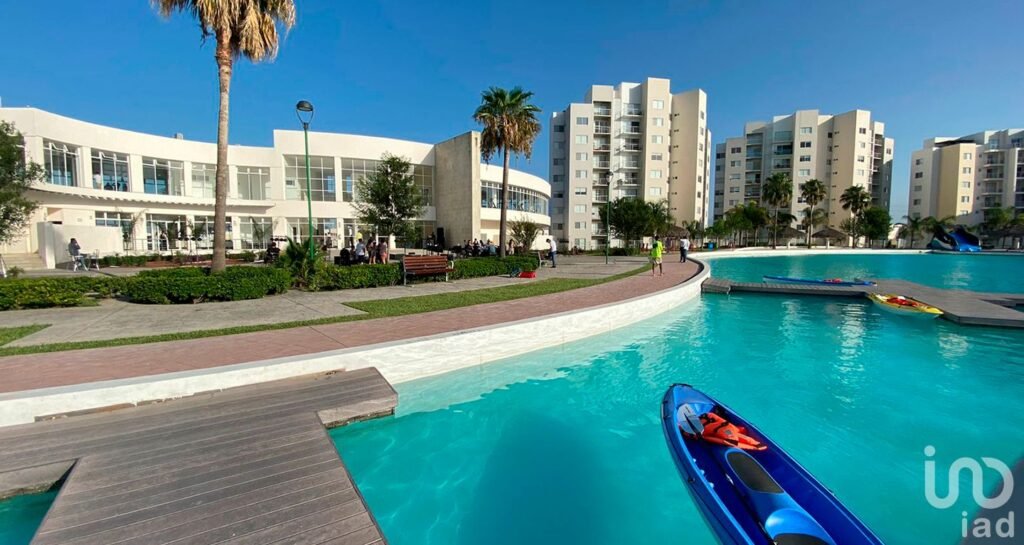 DEPARTAMENTO EN VENTA DE  DREAM LAGOONS CANCUN