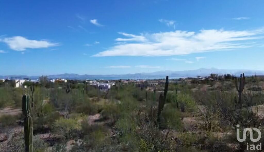 TERRENO EN VENTA EN LOMAS DEL CENTENARIO