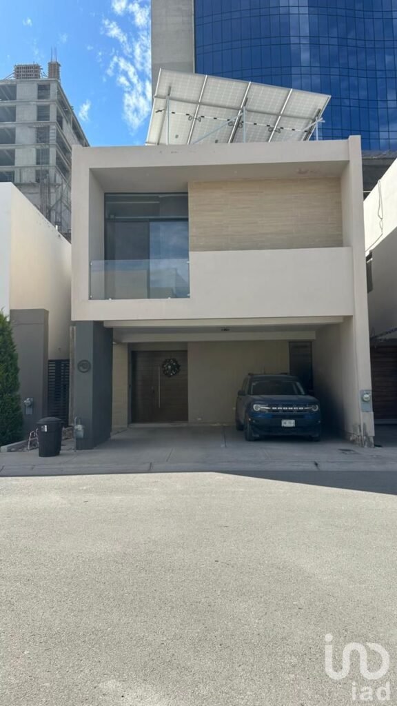 Casa en Venta Veneros Residencial en Cd. Juarez Chih.