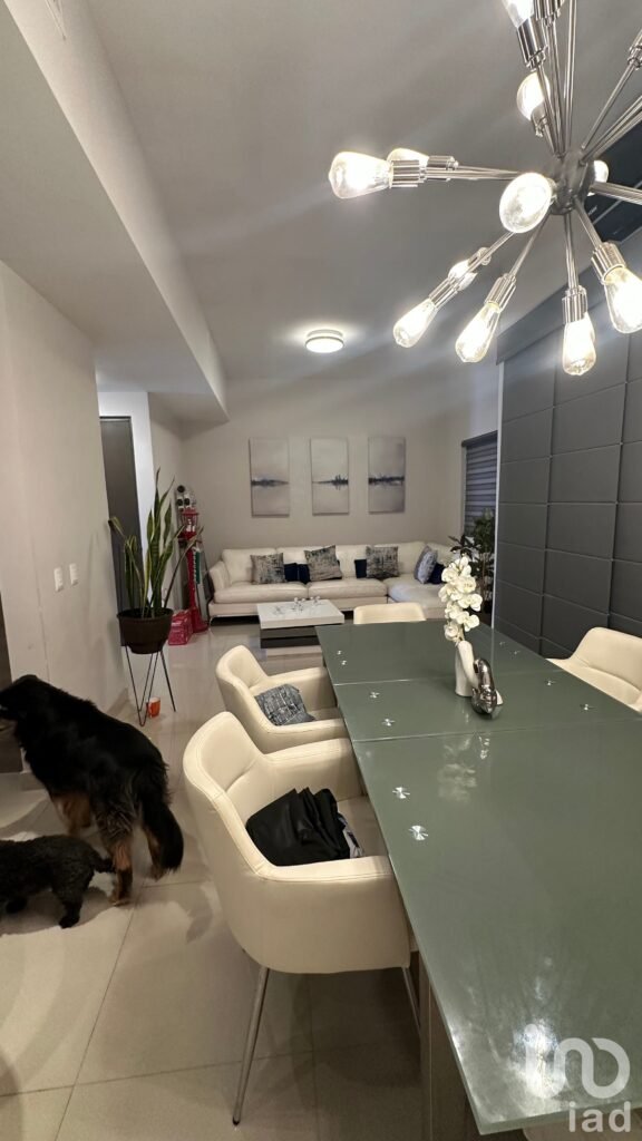 Casa en Venta Veneros Residencial en Cd. Juarez Chih.