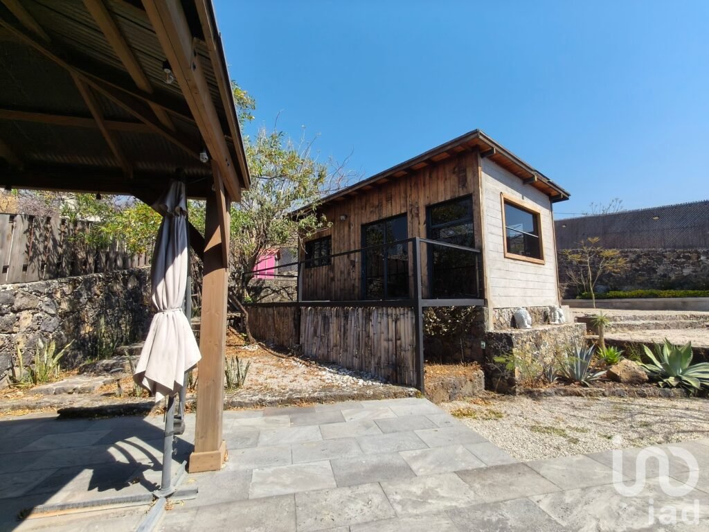 Cabaña en Tepoztlán con vista a las montañas, a 15 minutos del centro.