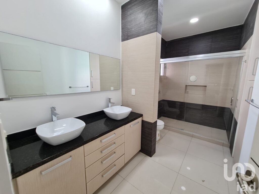 CASA EN VENTA  EN RESIDENCIAL ARBOLADA