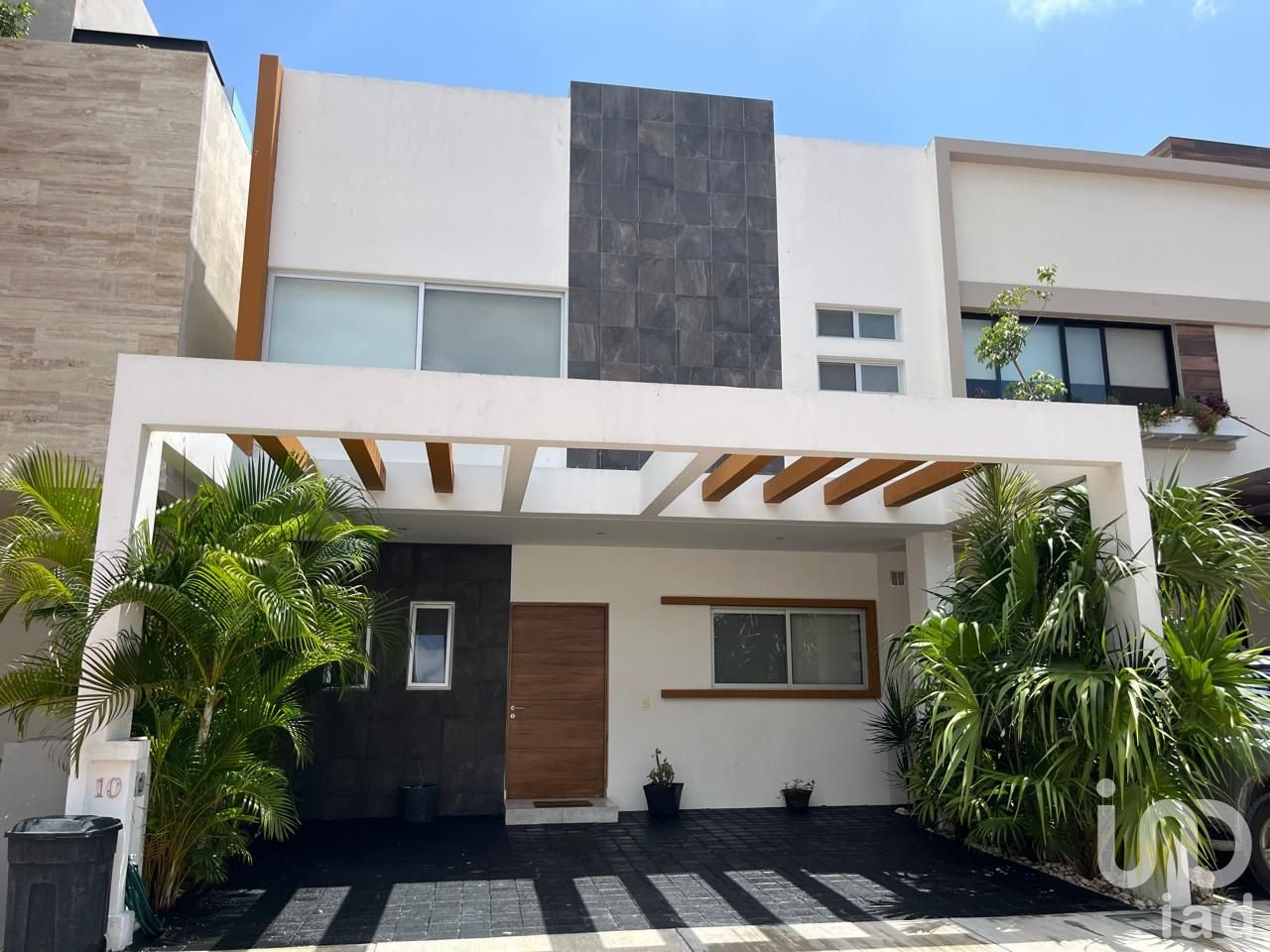 CASA EN VENTA  EN RESIDENCIAL ARBOLADA