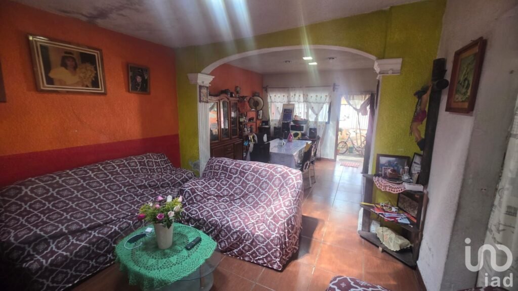 Casa en Venta en la Colonia San Felipe de Jesús para remodelar