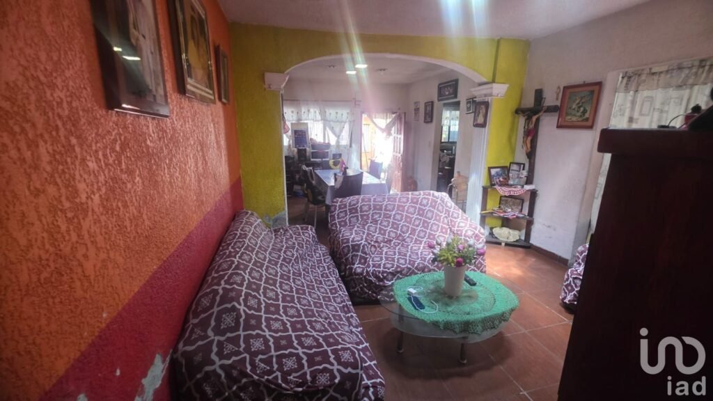 Casa en Venta en la Colonia San Felipe de Jesús para remodelar