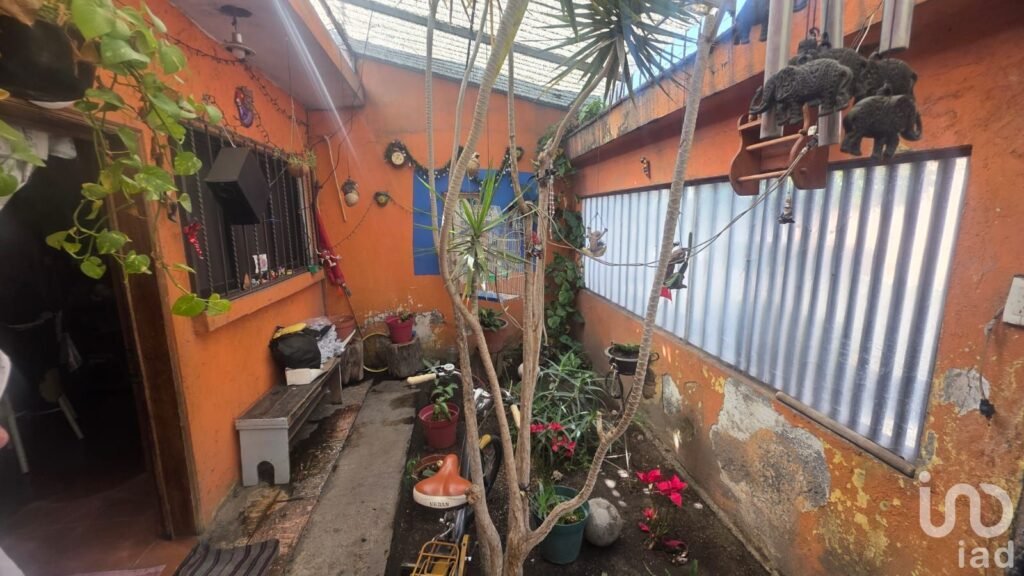 Casa en Venta en la Colonia San Felipe de Jesús para remodelar