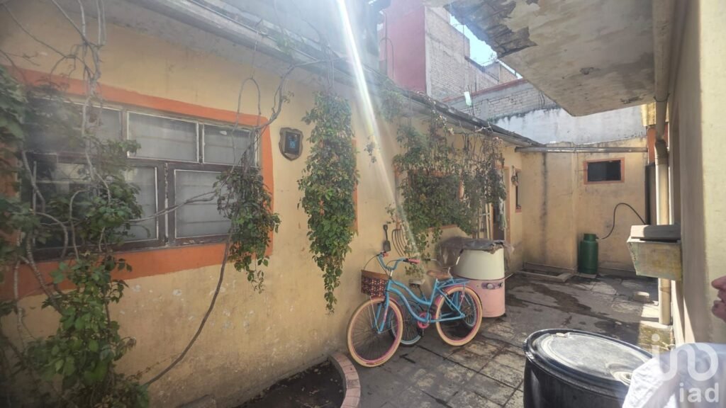 Casa en Venta en la Colonia San Felipe de Jesús para remodelar