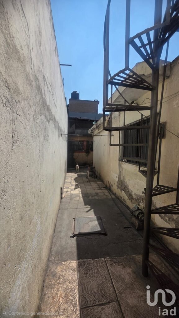 Casa en Venta en la Colonia San Felipe de Jesús para remodelar