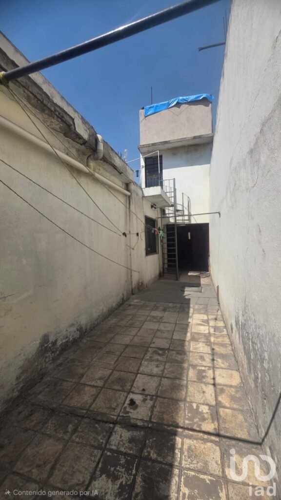 Casa en Venta en la Colonia San Felipe de Jesús para remodelar