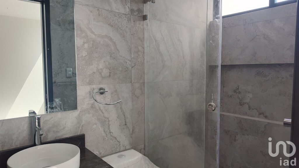 Casa Nueva de 3 niveles en Parque Campeche, Lomas de Angelopolis Cascatta