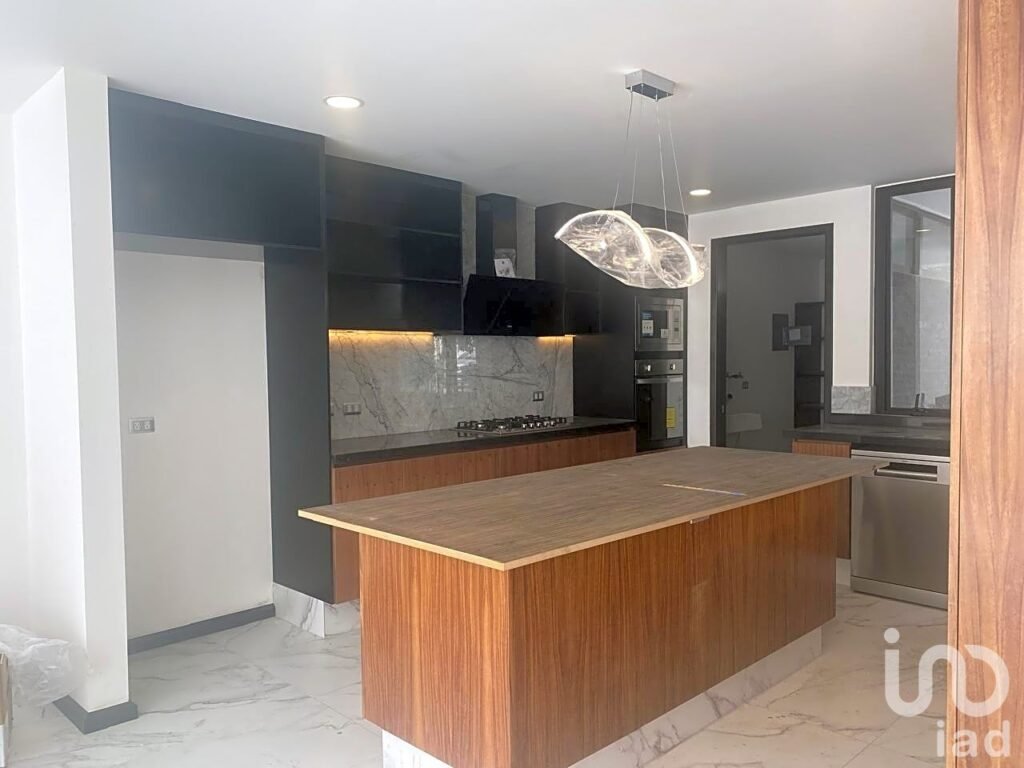 Casa Nueva de 3 niveles en Parque Campeche, Lomas de Angelopolis Cascatta