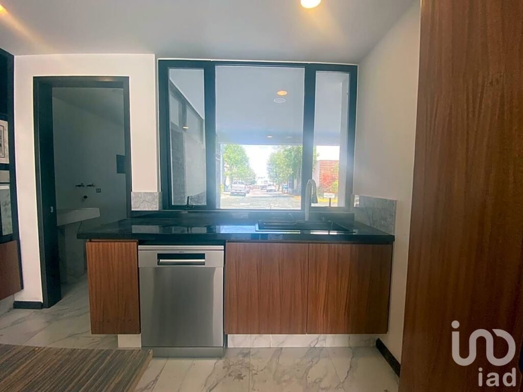 Casa Nueva de 3 niveles en Parque Campeche, Lomas de Angelopolis Cascatta