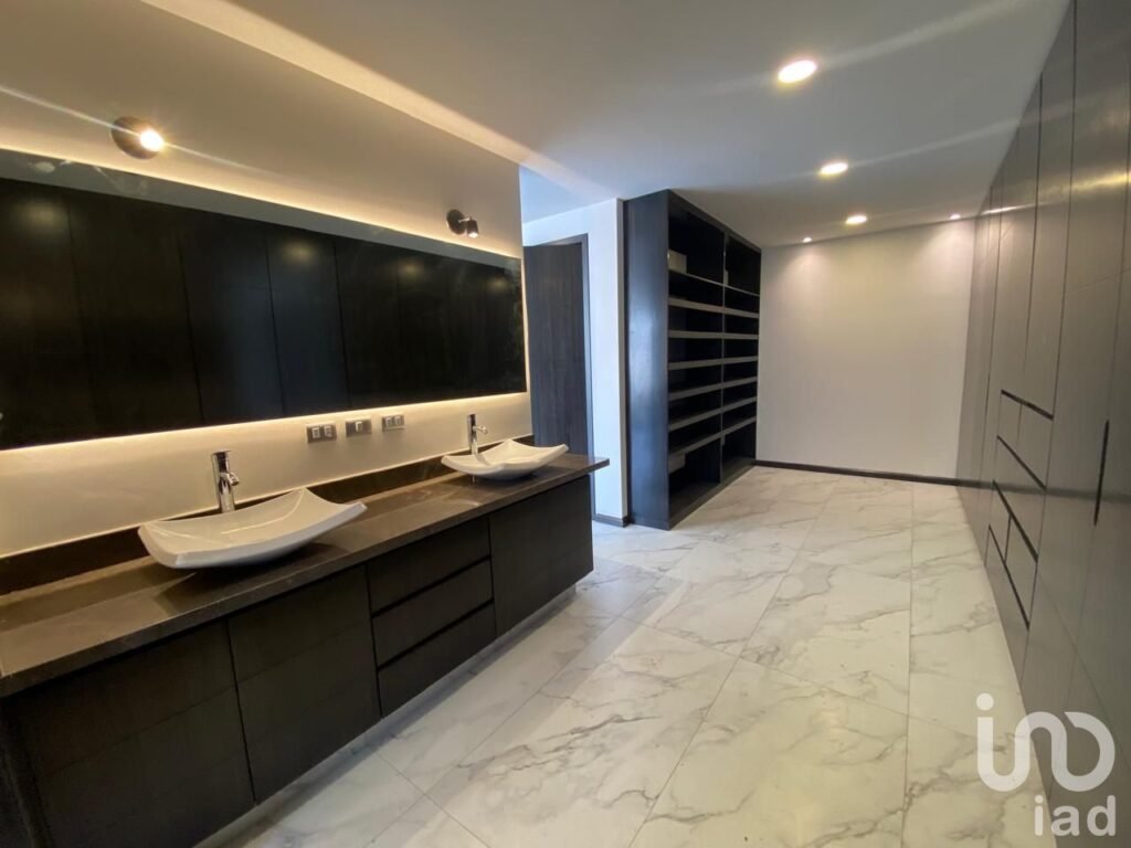 Casa Nueva de 3 niveles en Parque Campeche, Lomas de Angelopolis Cascatta