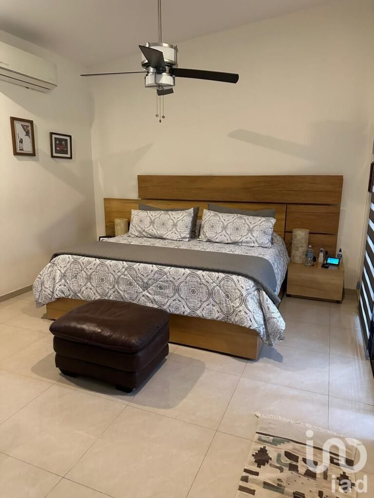 SE VENDE CASA EN EL FRACCIONAMIENTO HACIENDA DEL ORO EN TLAJOMULCO DE ZUÑIGA JALISCO