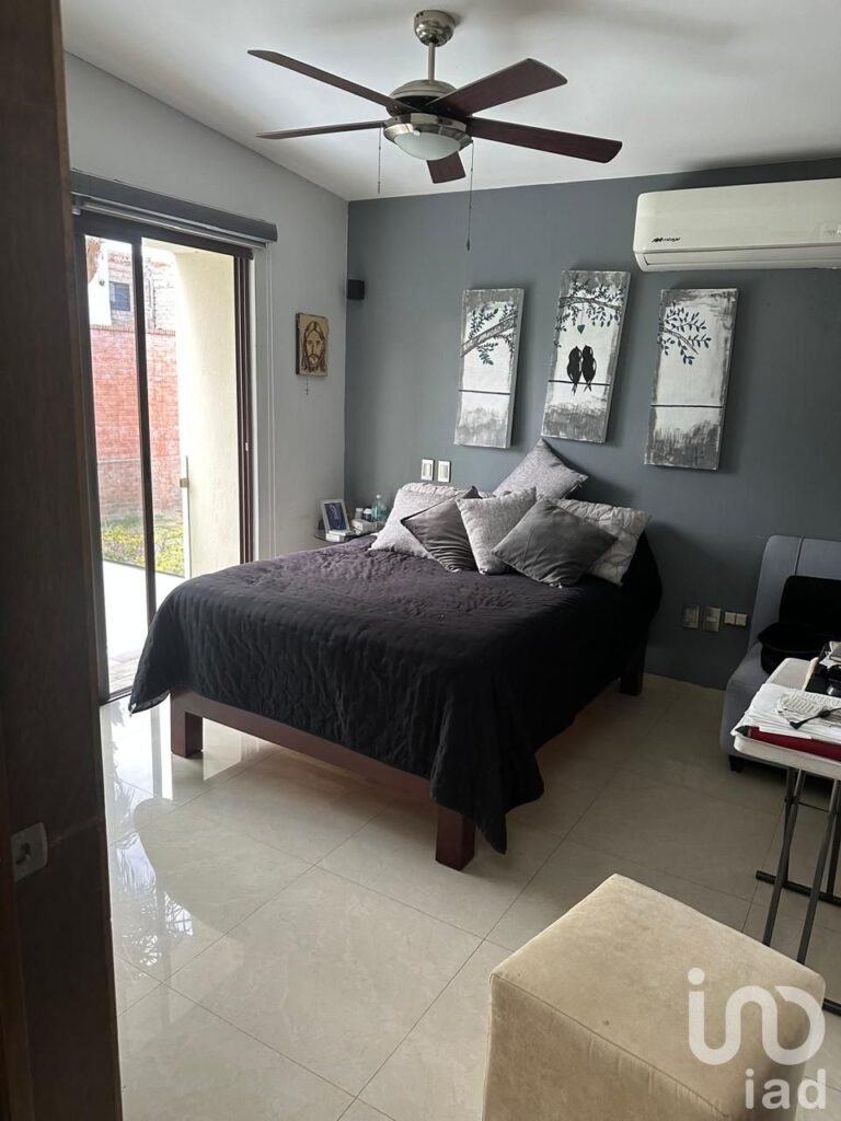 SE VENDE CASA EN EL FRACCIONAMIENTO HACIENDA DEL ORO EN TLAJOMULCO DE ZUÑIGA JALISCO