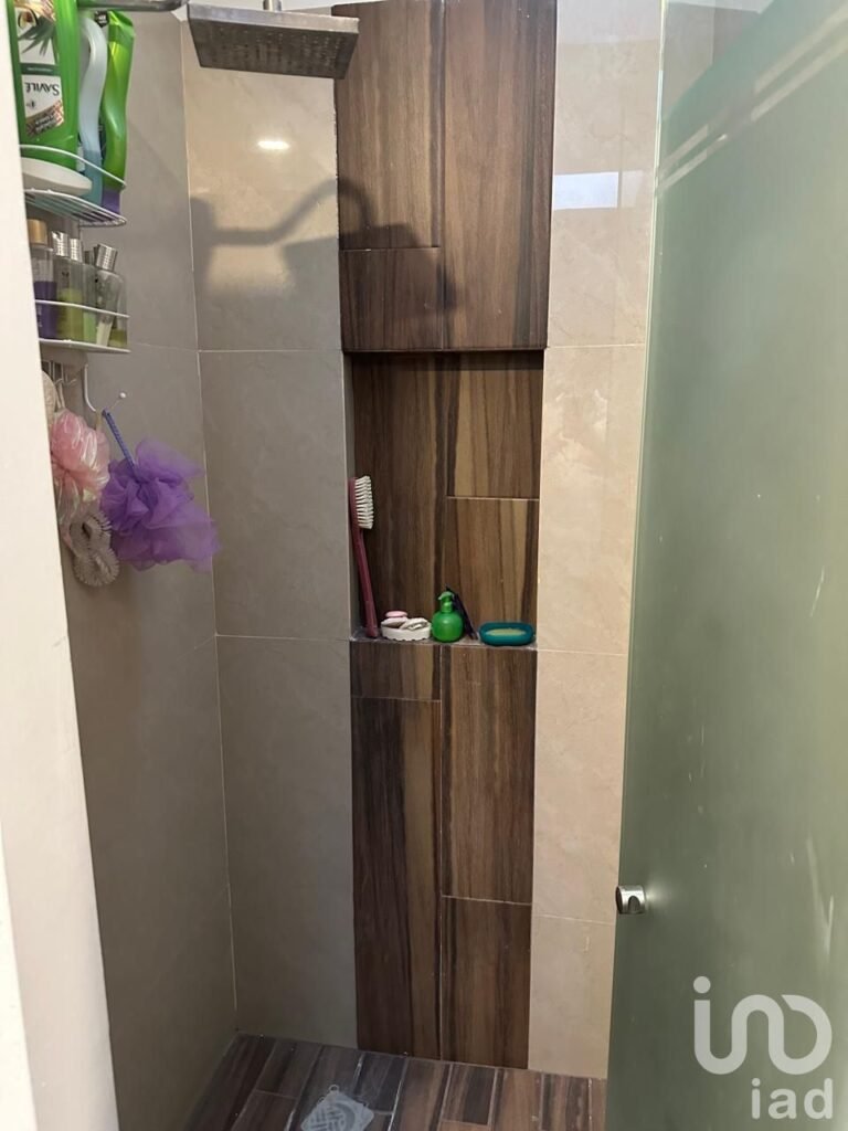 SE VENDE CASA EN EL FRACCIONAMIENTO HACIENDA DEL ORO EN TLAJOMULCO DE ZUÑIGA JALISCO