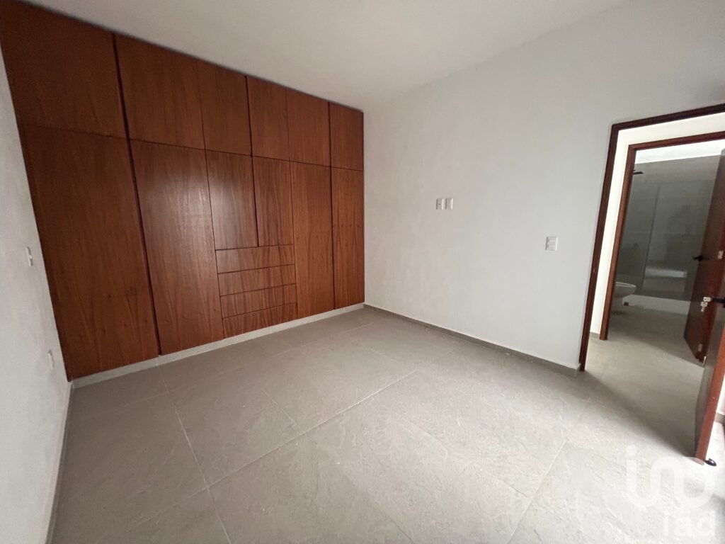 Venta de casa en Fracc. La Herradura frente a jardín cultural