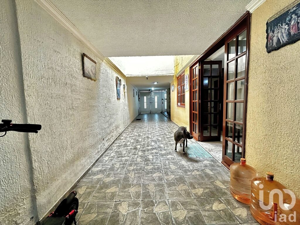 Casa en VENTA en la Col. Del Valle Norte