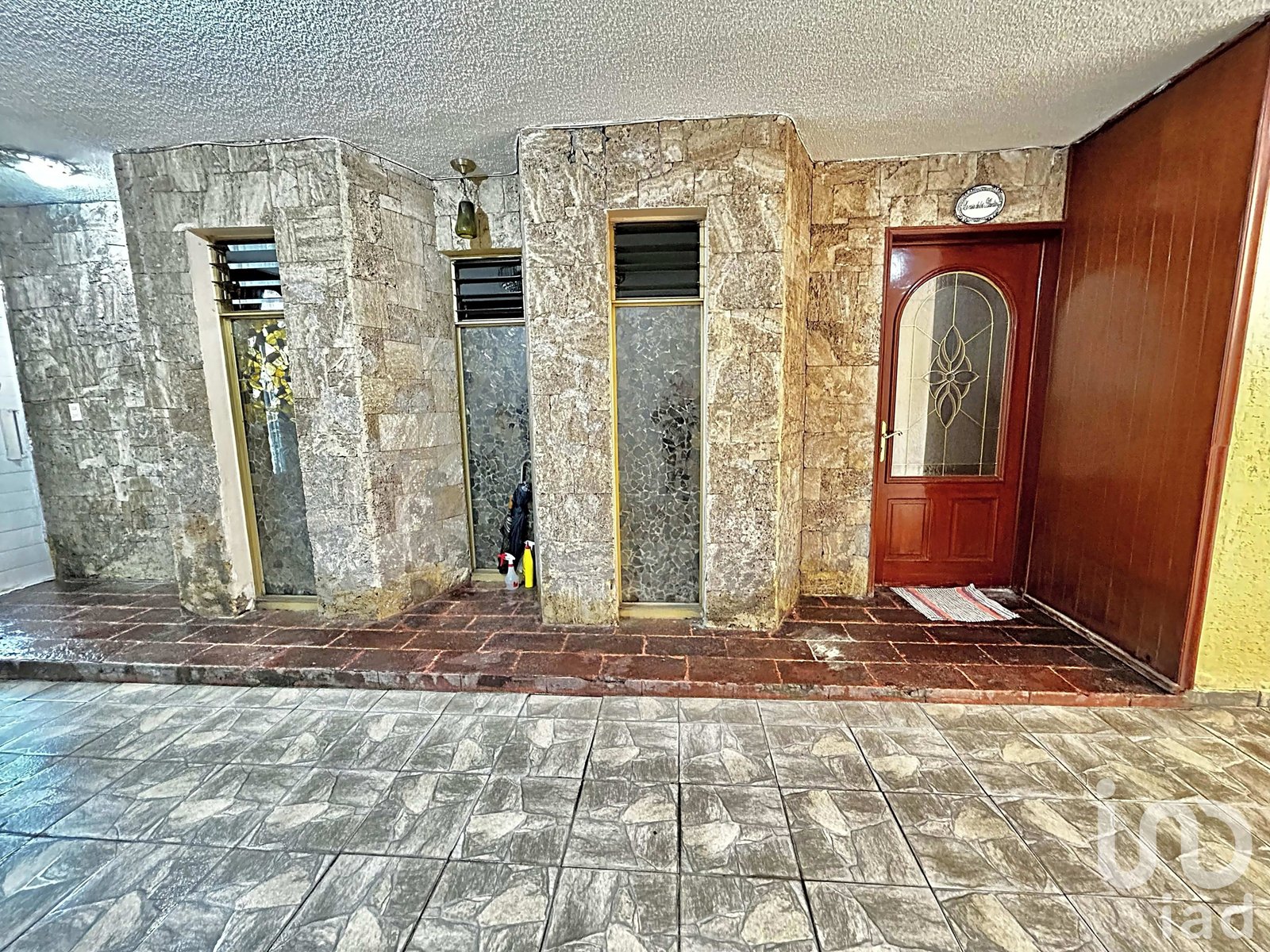 Casa en VENTA en la Col. Del Valle Norte