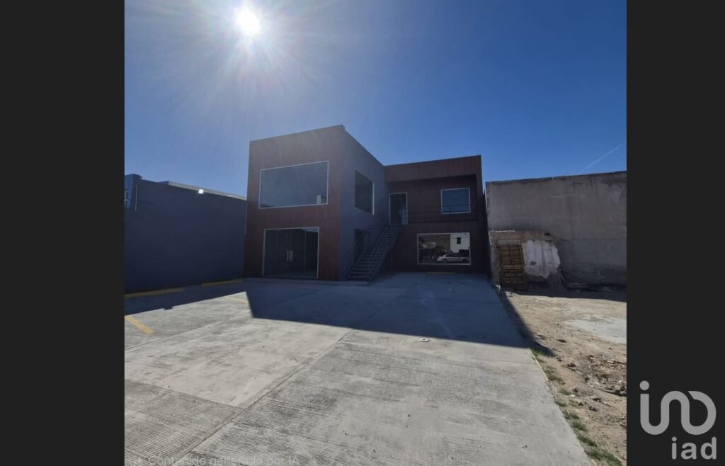 LOCAL EN RENTA EN AV. PRINCIPAL EN CRUCERO ZONA TERESIANO