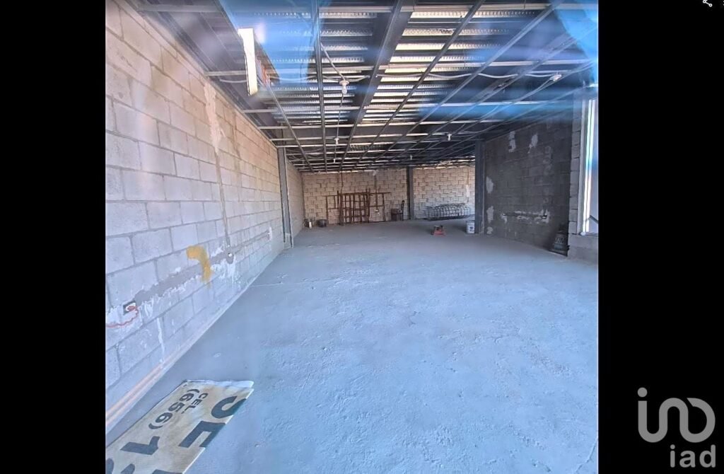 LOCAL EN RENTA EN AV. PRINCIPAL EN CRUCERO ZONA TERESIANO