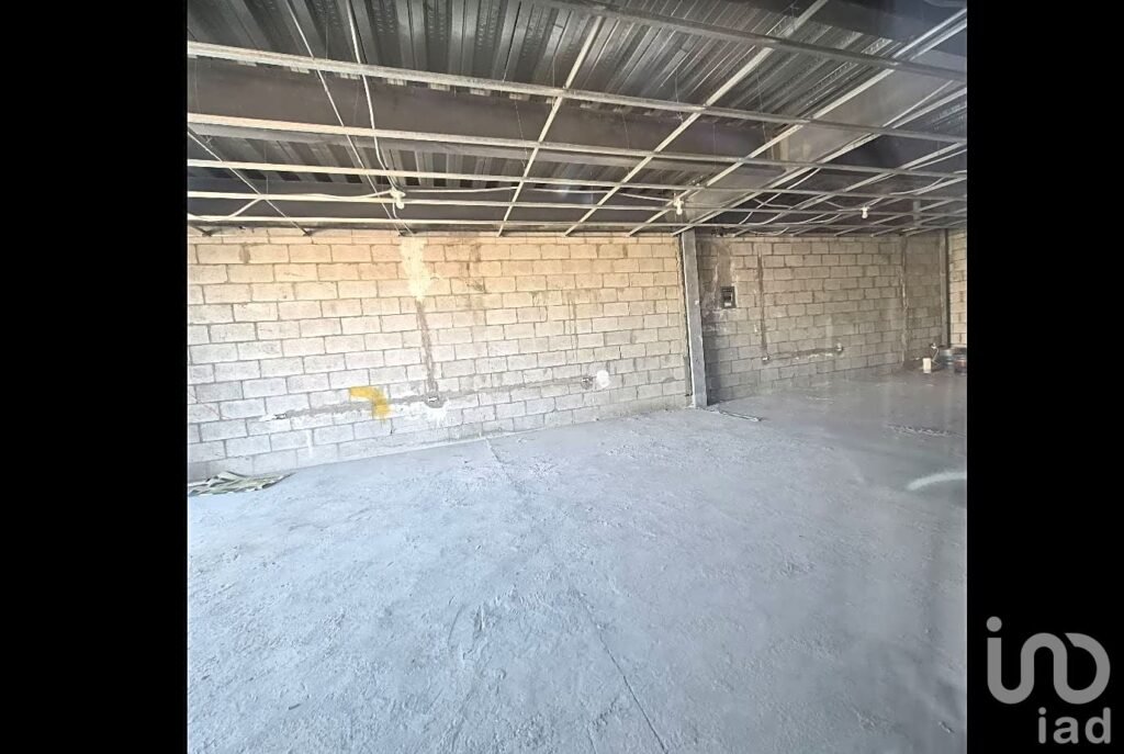 LOCAL EN RENTA EN AV. PRINCIPAL EN CRUCERO ZONA TERESIANO