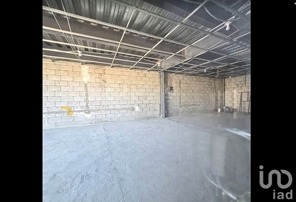 LOCAL EN RENTA EN AV. PRINCIPAL EN CRUCERO ZONA TERESIANO