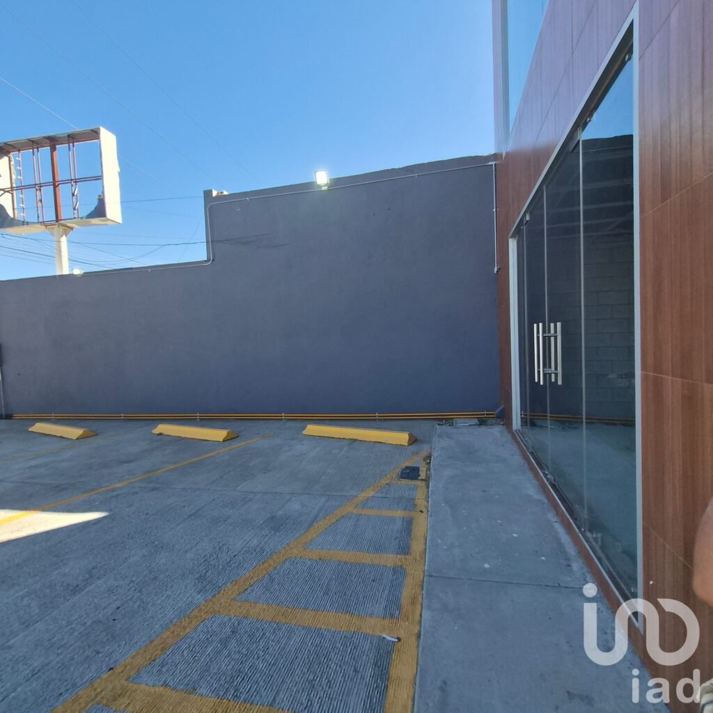 LOCAL EN RENTA EN AV. PRINCIPAL AL NORTE ZONA TERESIANO