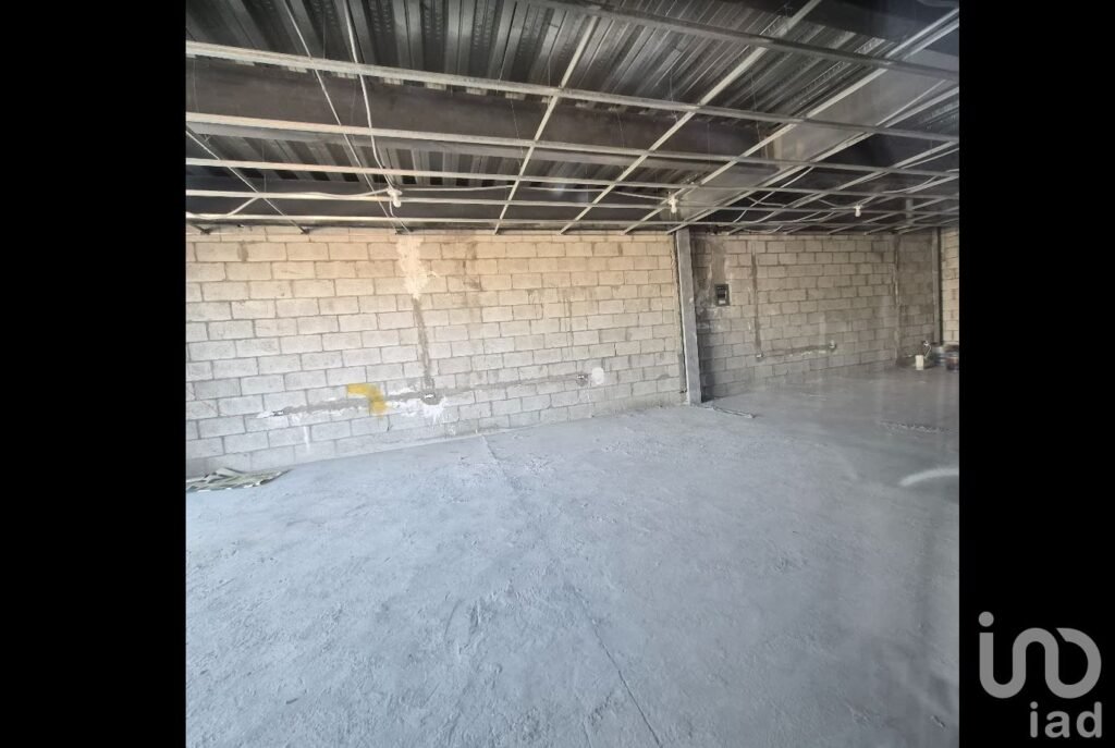 LOCAL EN RENTA EN AV. PRINCIPAL AL NORTE ZONA TERESIANO