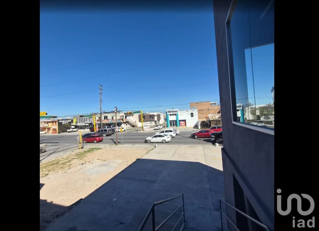 LOCAL EN RENTA EN AV. PRINCIPAL AL NORTE ZONA TERESIANO
