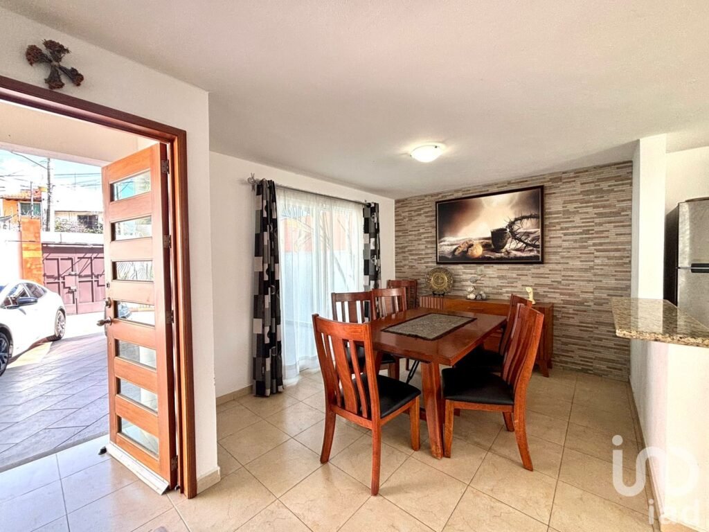 Venta de casa al Norte de Cuernavaca, Morelos, Sta. María