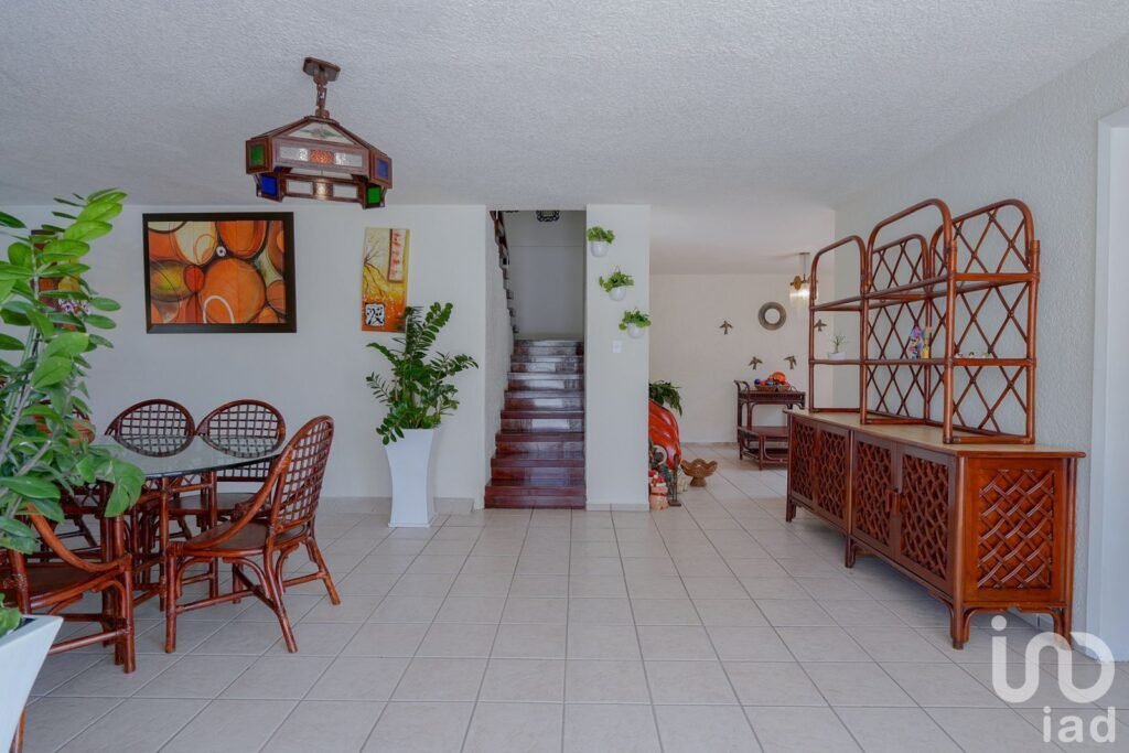 Venta o renta de casa en Tlaltenango, Cuernavaca, con Bungalow