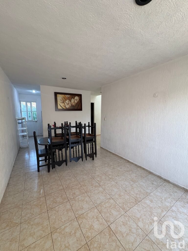 Casa en venta en Los Almendros Caucel, Mérida 2 habitaciones, 1 baño, 2 estacionamientos