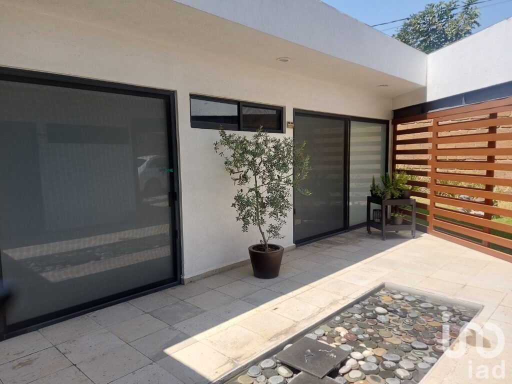 Casa 1 nivel 4 recámaras con alberca climatizada y paneles solares