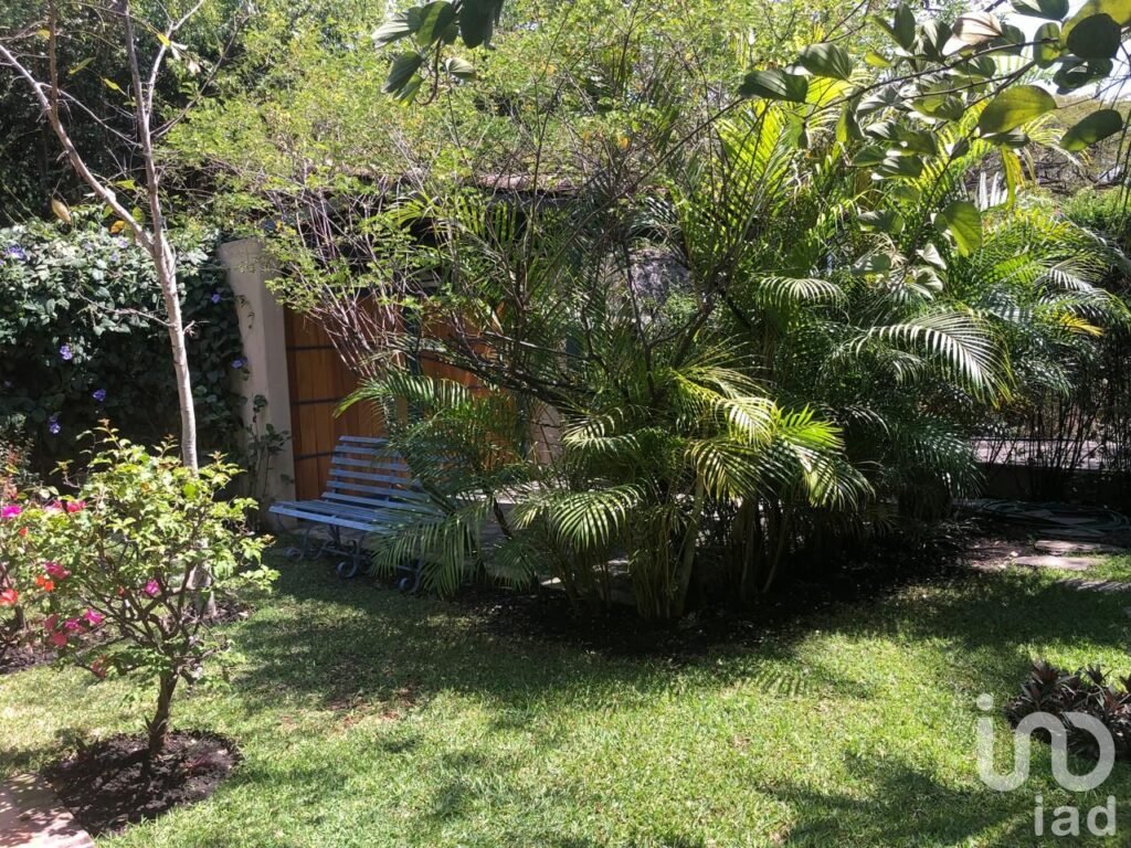 CASA DE UN PISO EN EXCLUSIVO FRACCIONAMIENTO. EN JIIUTEPEC