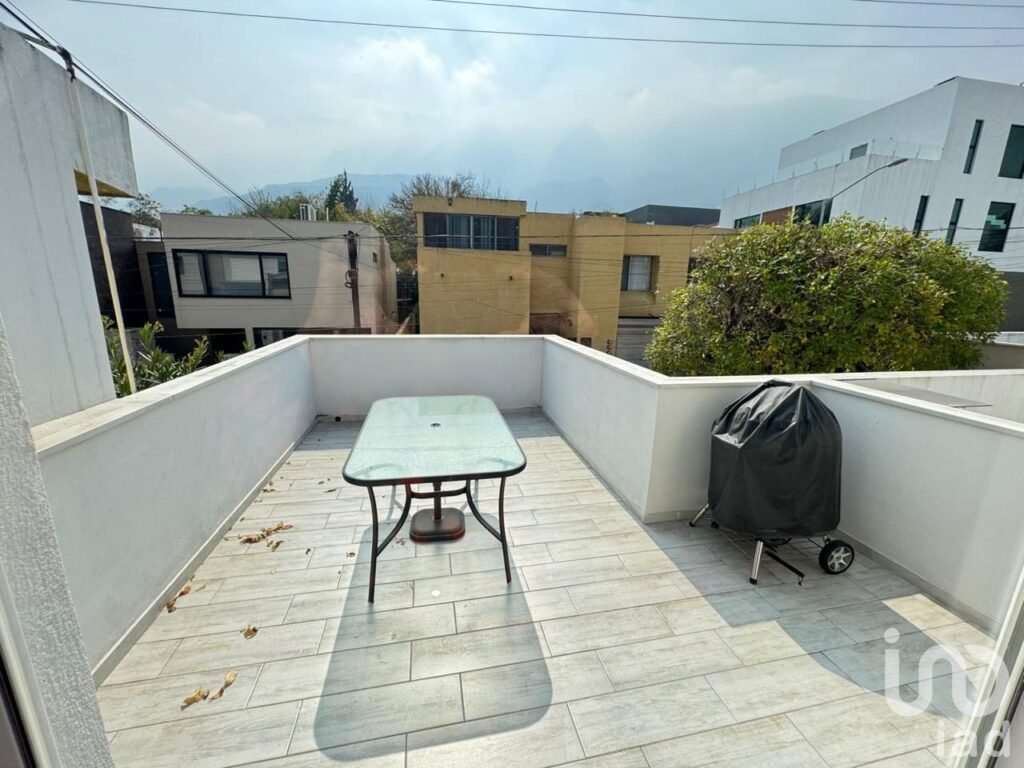 Departamento en renta lomas del valle san Pedro Nuevo León