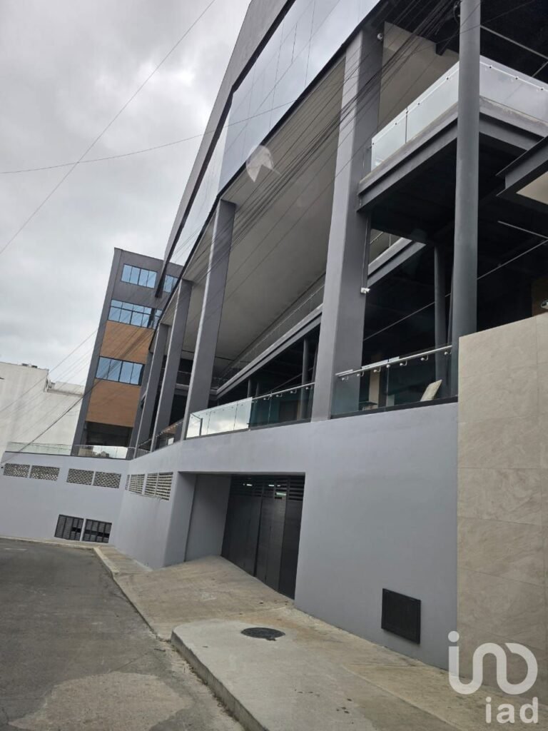 Renta de locales comerciales en plaza nueva en araucarias en Xalapa Veracruz