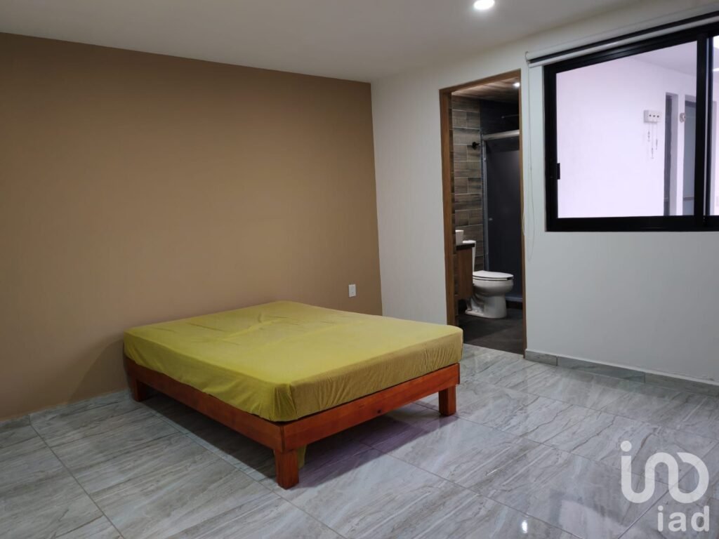 Casa en venta con cuarto en PB en Fraccionamiento Gibraltar, El Pueblito, Corregidora, Querétaro