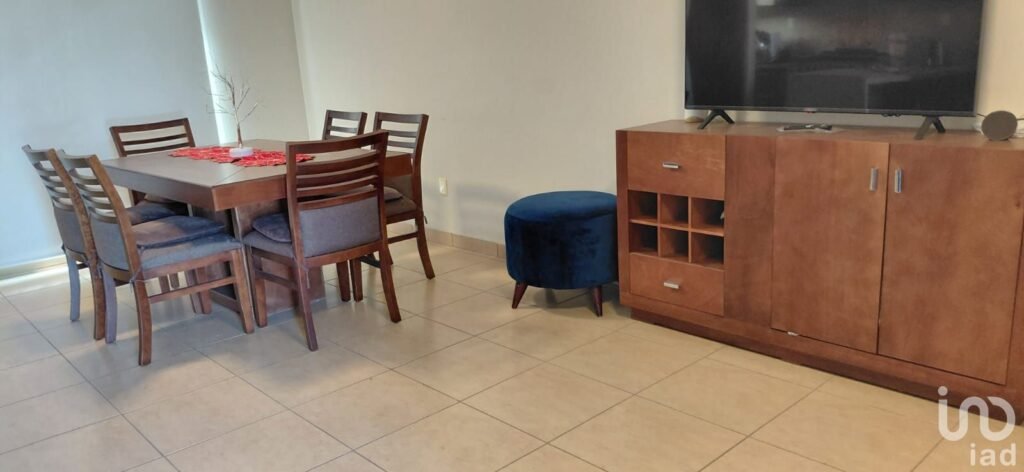 RENTA CASA AMUEBLADA EN RESIDENCIAL DEL PARQUE