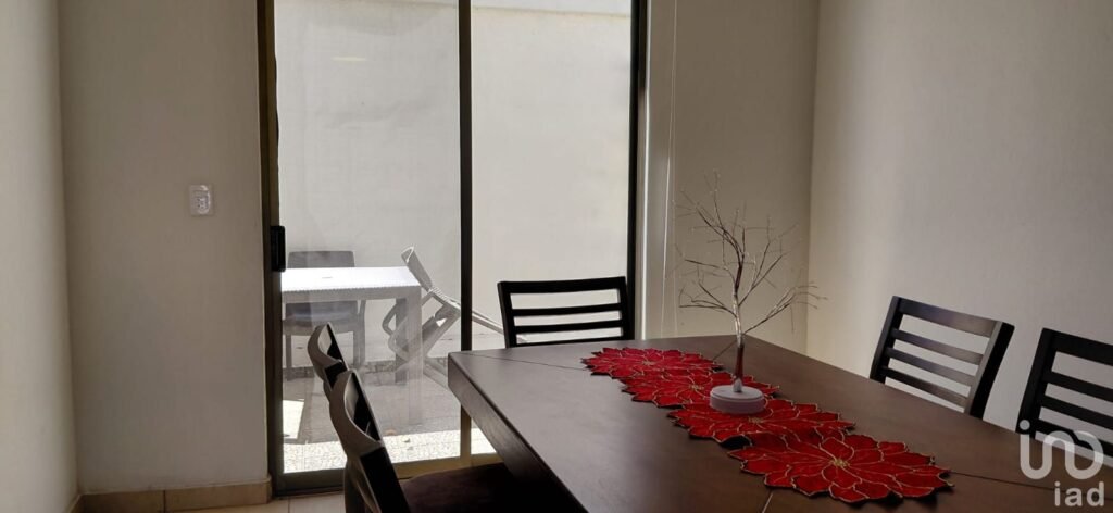 RENTA CASA AMUEBLADA EN RESIDENCIAL DEL PARQUE