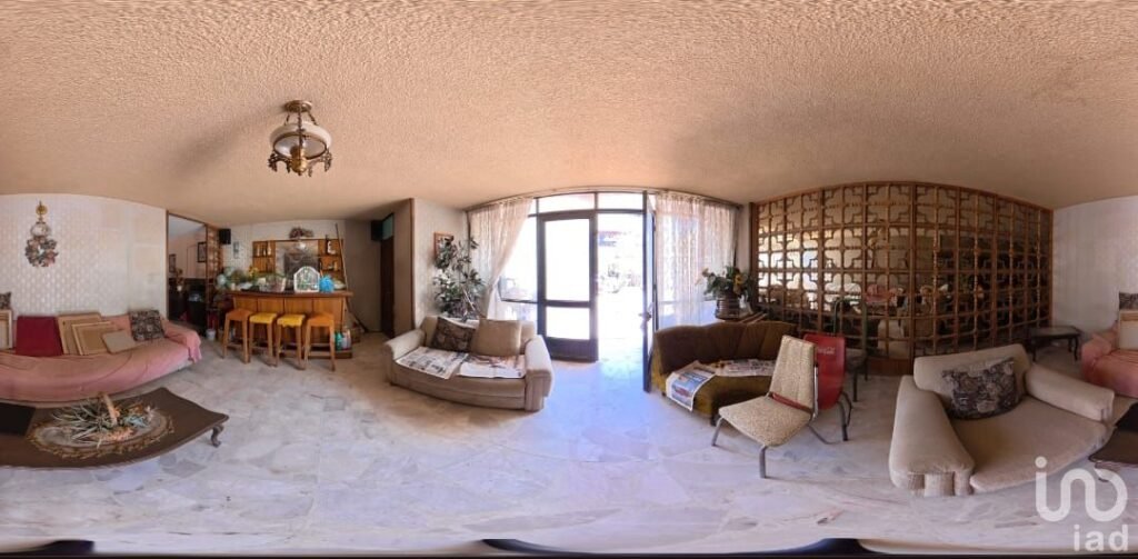 Terreno con construccion de oportunidad en Aguascaleintes cercas de plaza de  toros