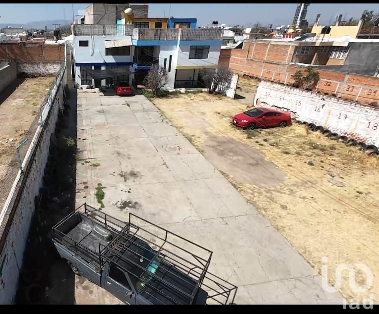 Terreno con construccion de oportunidad en Aguascaleintes cercas de plaza de  toros