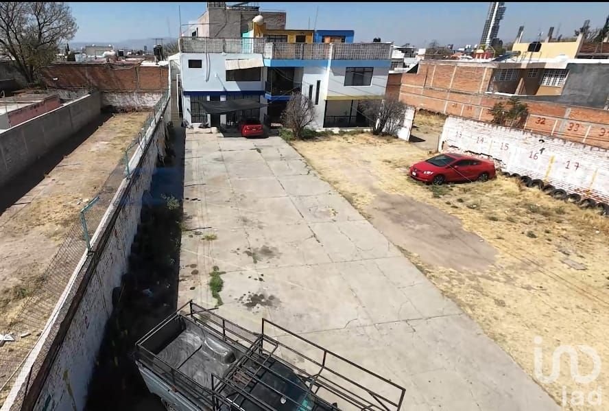 TERRENO CON CONSTRUCCION EN AGUASCALIENTES A SOLO 300 M DE PLAZA DE TOROS DE AGS
