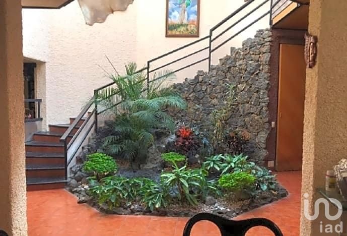 Casa en Venta 4 recámaras con seguridad y alberca en Palmira