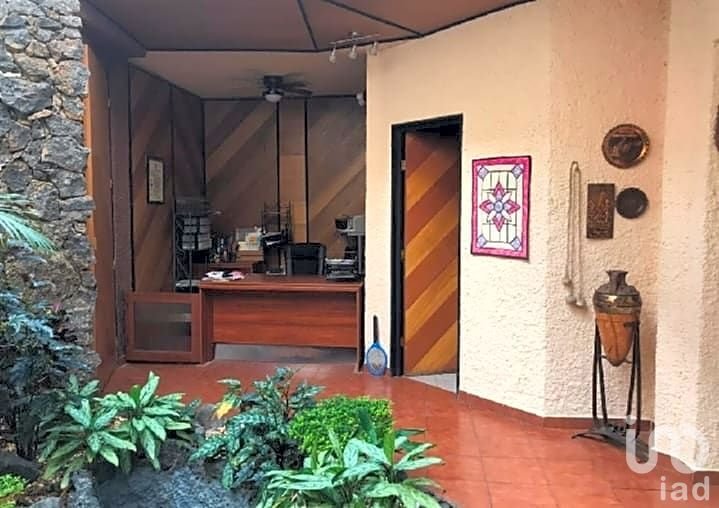 Casa en Venta 4 recámaras con seguridad y alberca en Palmira