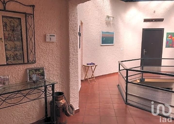 Casa en Venta 4 recámaras con seguridad y alberca en Palmira